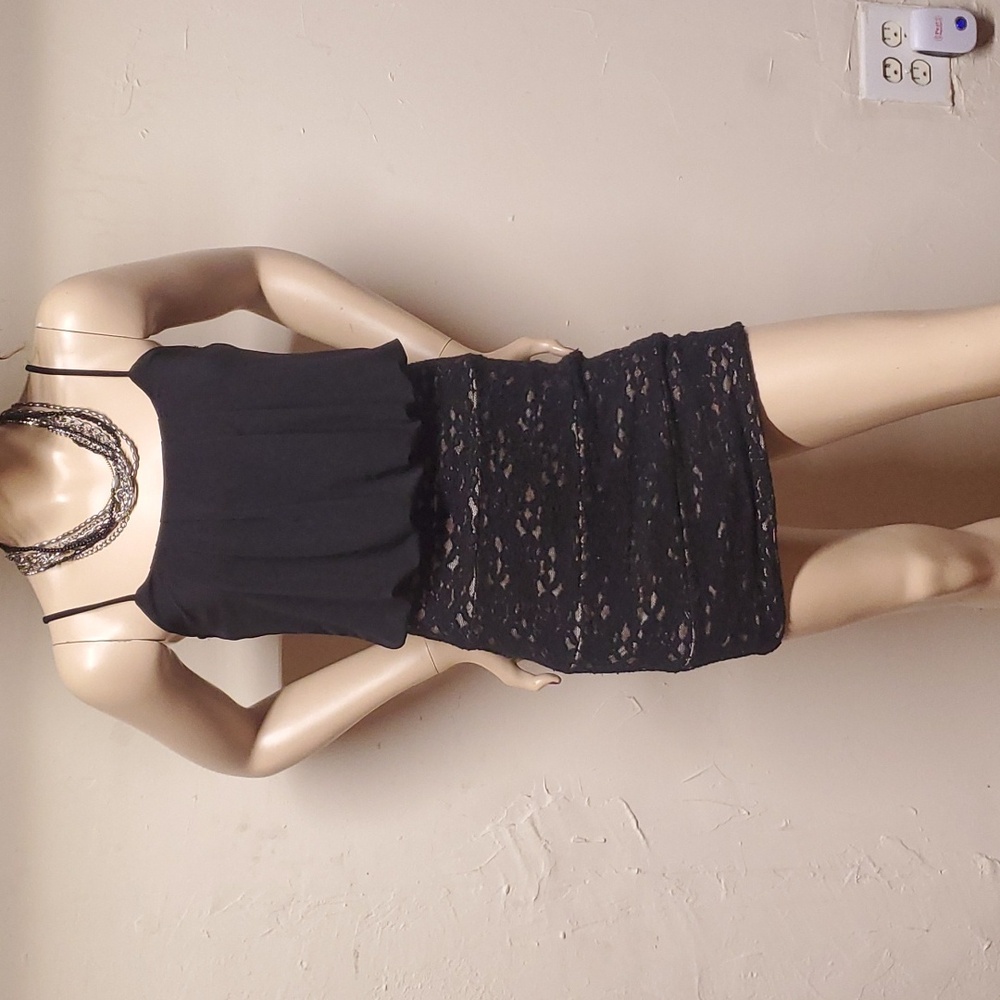 #0015- Sweet Storm 
Size Small 
pleated Party dress